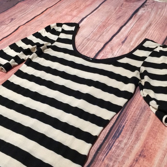 Mini dress- strip with scoop back and front - Picture 2 of 4